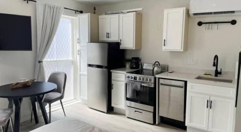 Cute Microapartment Walkable to Everything — photo 3