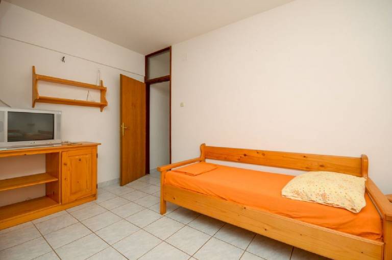 Charming rental apartment with patio & grill | Sea view | Close to the beach | Pet-friendly — photo 4