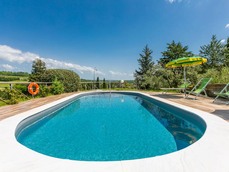 Vacation home with private pool, BBQ & patio | Nature view — photo 2
