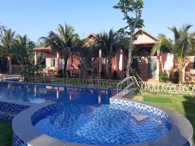 Bungalow with pool, terrace & grill | Good for workation in Phu Quoc