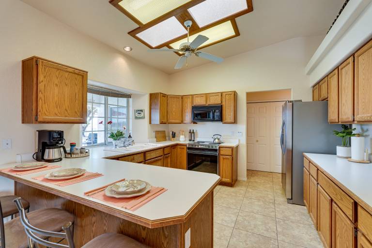 Views & Fenced Yard: Lake Havasu City Home! — photo 3