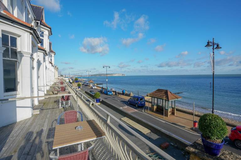 OYO Shanklin Beach Hotel — photo 2
