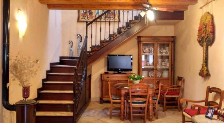 Fully equipped charming house with yard, hot tub & patio | Good for workation | Pet-friendly — photo 4