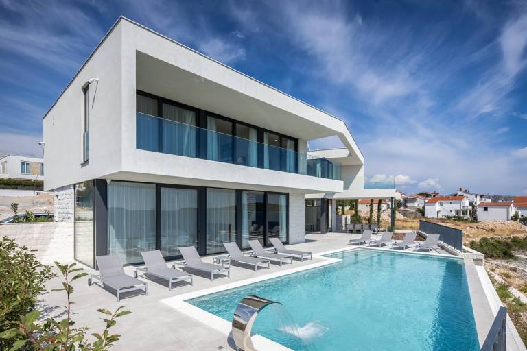 Luxury Villa Supreme Rogoznica 3 with Heated Pool in Sibenik