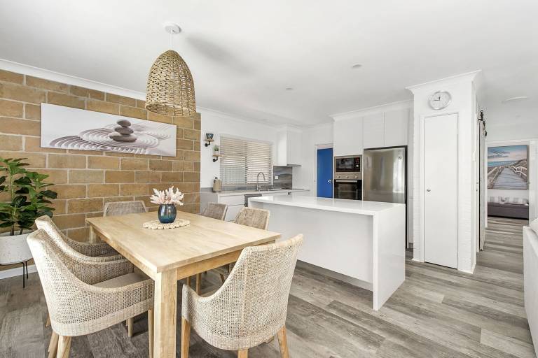 House  Crescent Head