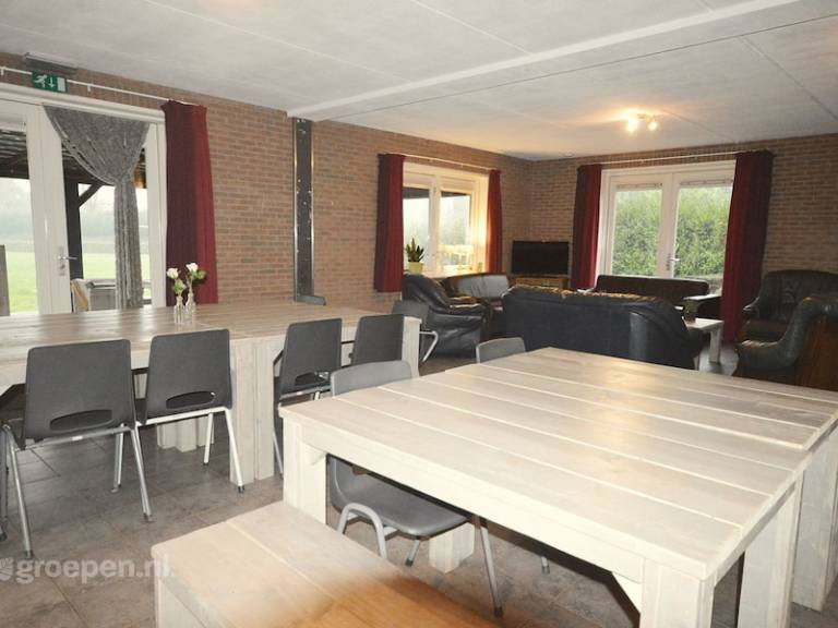 Vacation home with patio — photo 3