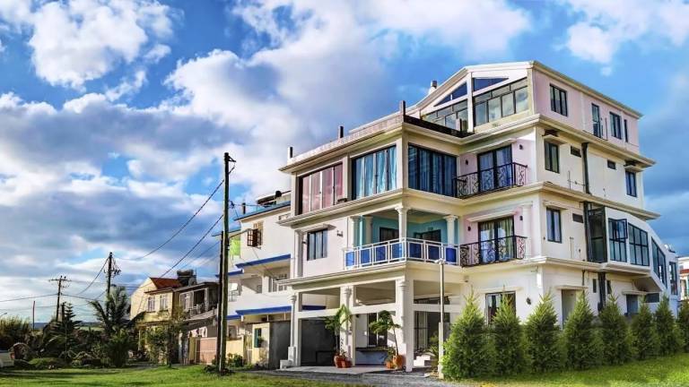 Bed & Breakfast  Surinam