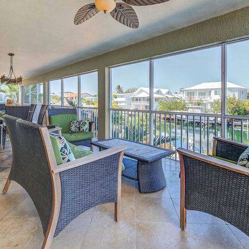 Exceptional VENETIAN SHORES home with pool, dock and boat lift. — photo 2