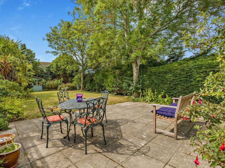 2 Bed in Trunch oc kt035