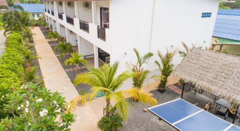 Lovely serviced apartment with yard, barbecue & terrace | Perfect for remote work | Pet-friendly — photo 3