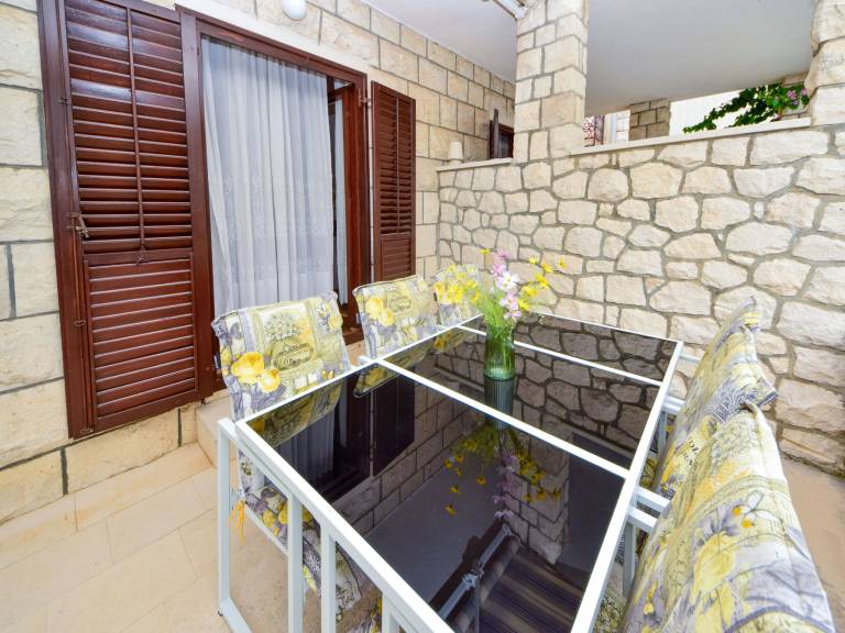 Holiday apartment with patio, grill & private pool | Sea view — photo 5