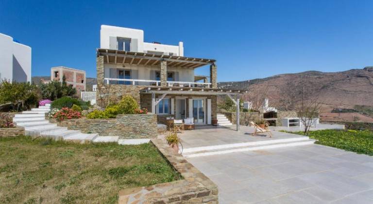 House with terrace in Andros