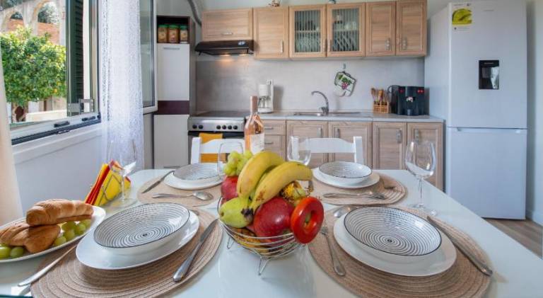 Charming holiday apartment with patio & yard | Perfect for remote work | Dogs allowed — photo 5