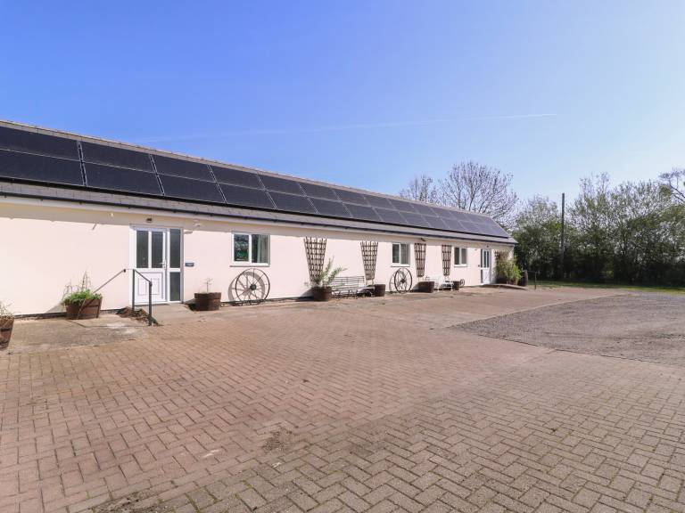 Charming cottage with garden | Dogs allowed — photo 2