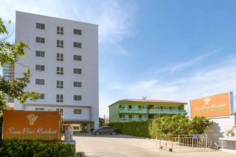 Stylish Twin Escape Parking Included