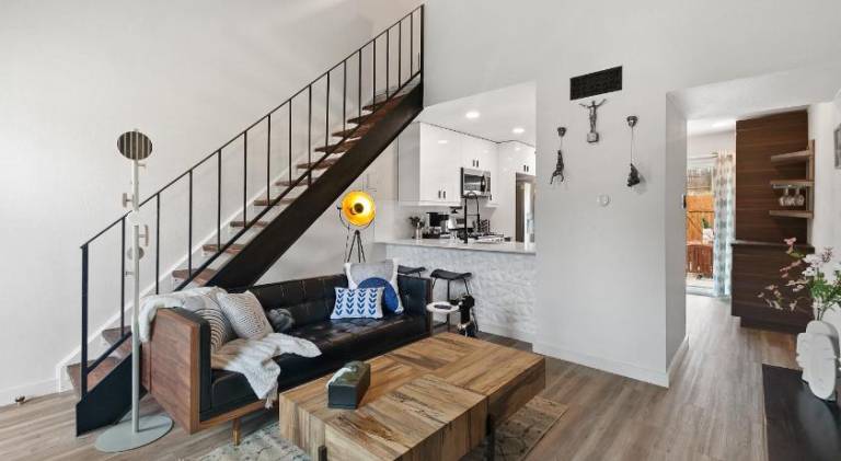 Contemporary Couples Getaway Near Austin Favorites - Loft 21 in Austin, TX