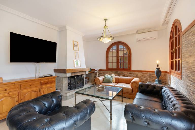 Chalet with pool, patio & fast internet | Garden view | Suitable for remote work — photo 2