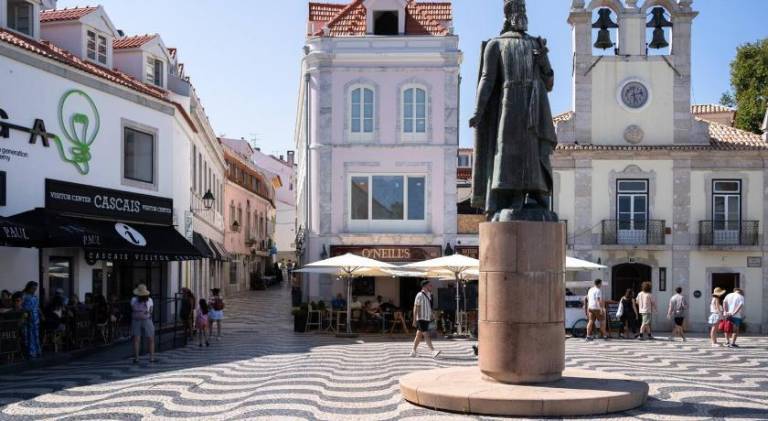 House with 3 rooms for 10 persons in Cascais
