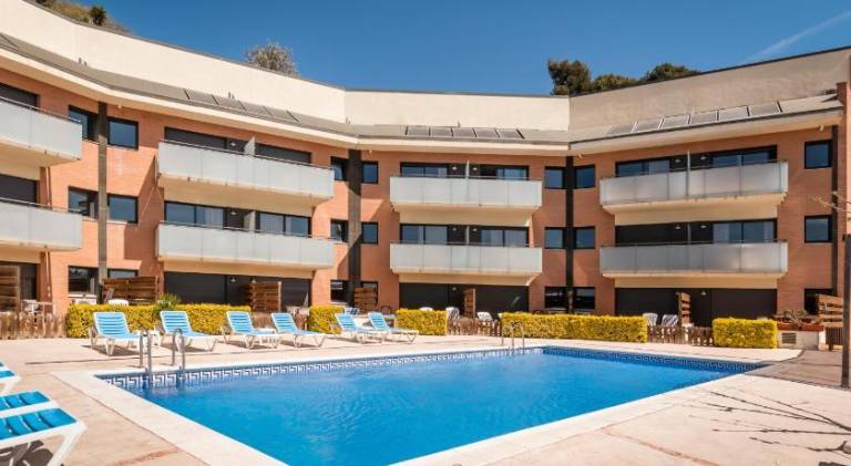 Rental apartment with garden, patio & pool | Pets are welcome in Santa Susanna