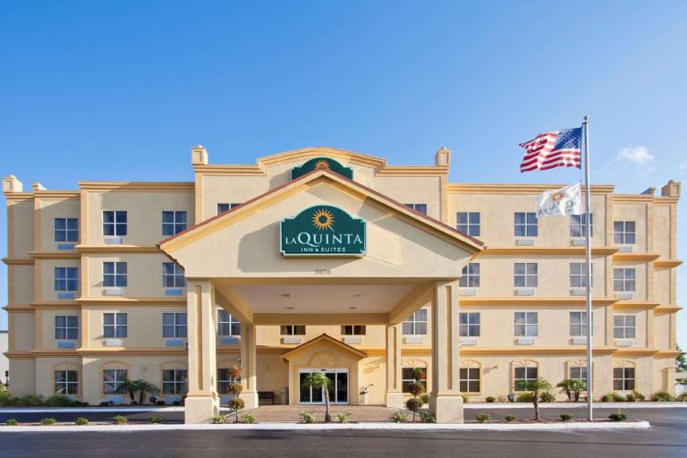 La Quinta Inn & Suites by Wyndham Tampa Central in Tampa, FL