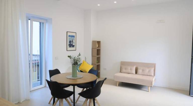 Apartment with patio — photo 5
