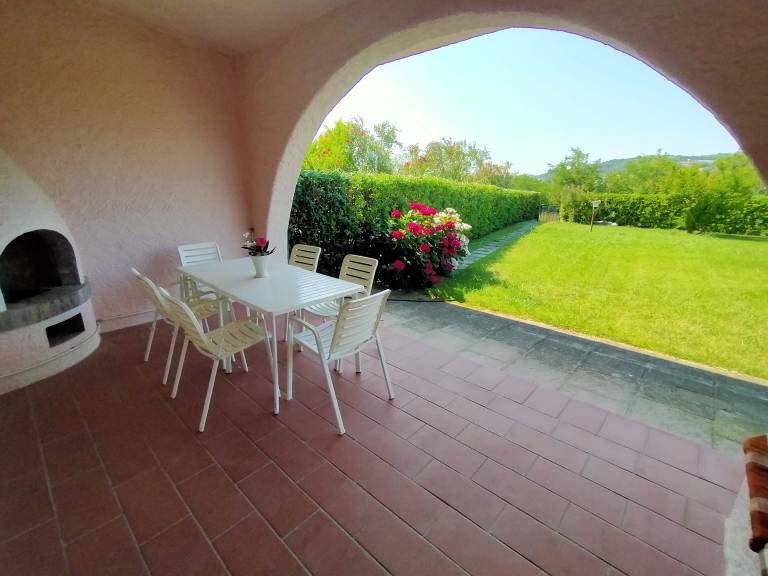 Apartment with garden & grill in Camerano