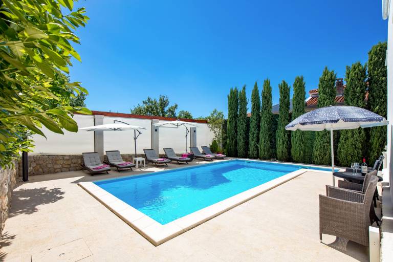 Ferienhaus Pinezići
