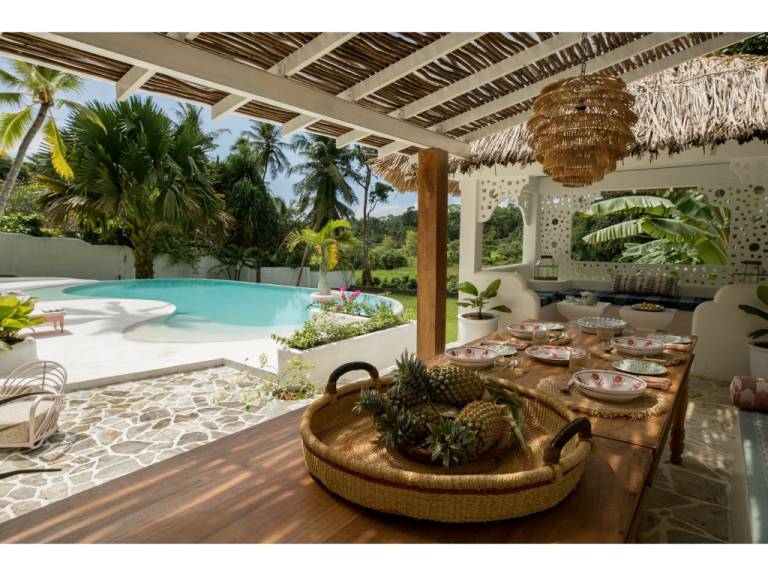 Braganza House sleeps 8 pool chef