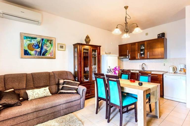 Apartment with terrace, garden & barbecue | Sea view — photo 5