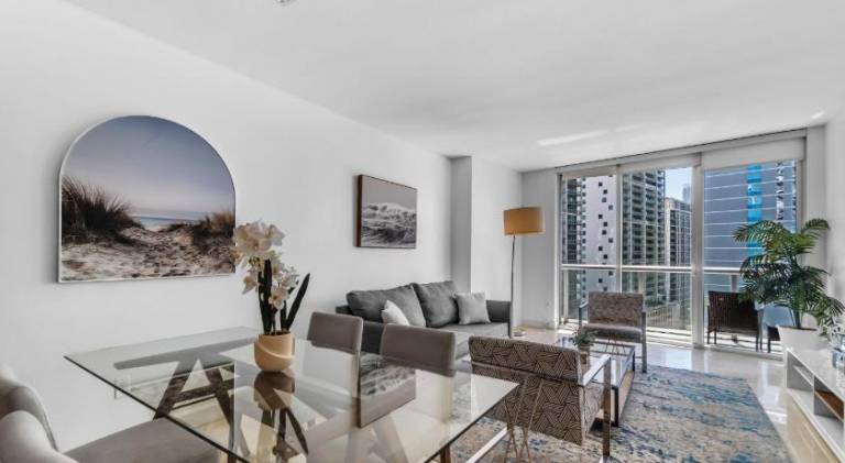 Rental apartment with hot tub & pool | Near Bayfront Park | Suitable for remote work in Miami, FL