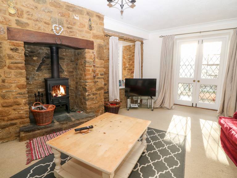 Family-oriented charming cottage with pool & garden | Pets allowed in Hook