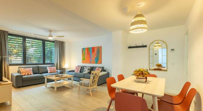 Charming 2 Bedroom Apartment with FREE PARKING close to Torre del Oro by Ocityzen — photo 2