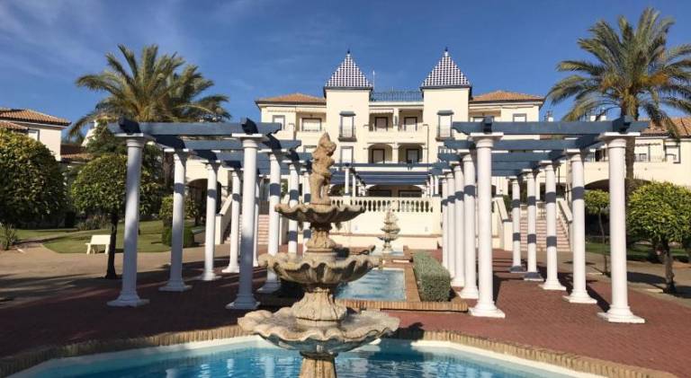 Apartment with private pool & terrace in Ayamonte