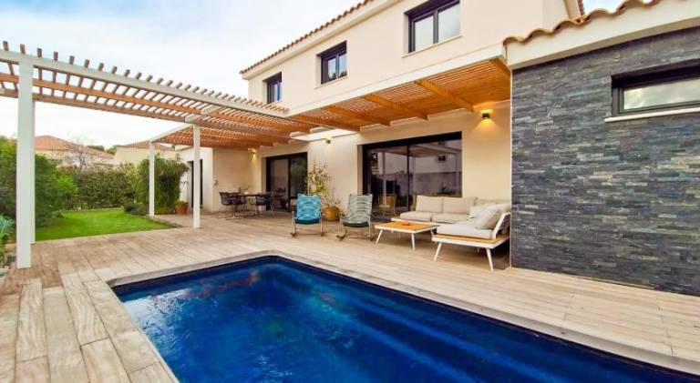Fully equipped charming villa with private pool, patio & garden | Suitable for remote work | Pets are welcome in Marseille