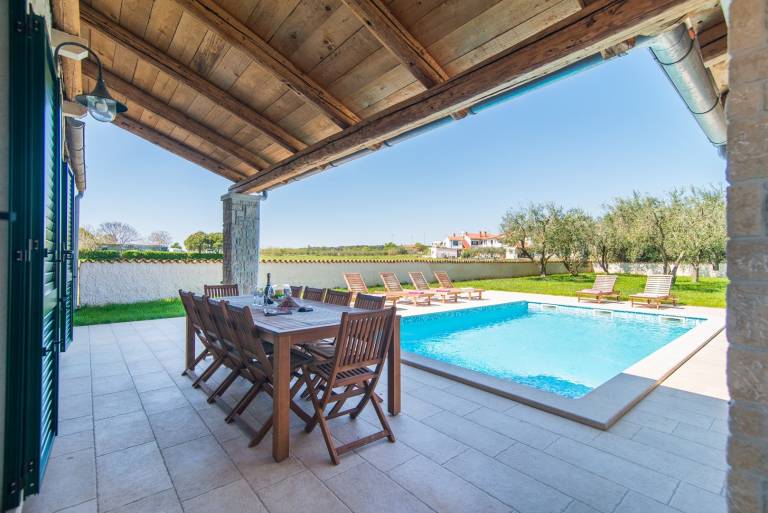 Villa with private pool, yard & barbecue — photo 5