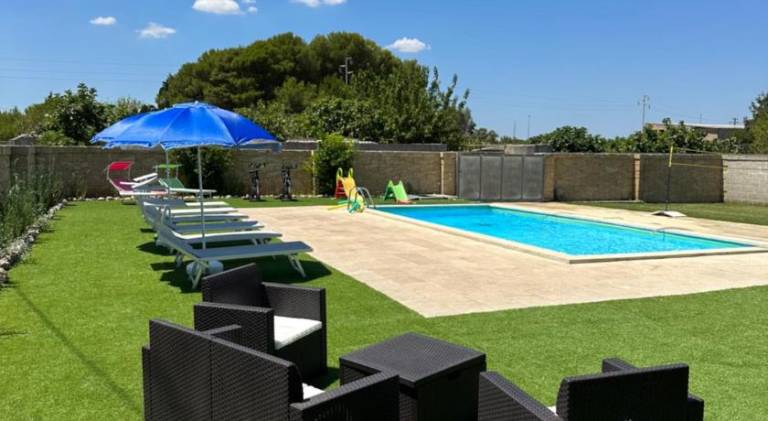 Villa with pool in Castro