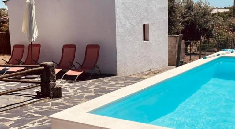 Vacation home with garden, patio & pool | Pet-friendly — photo 2