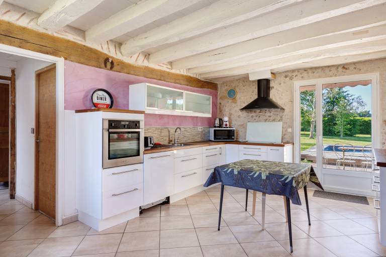 House with heated pool, fast internet & barbecue | Garden view | Suitable for remote work — photo 5
