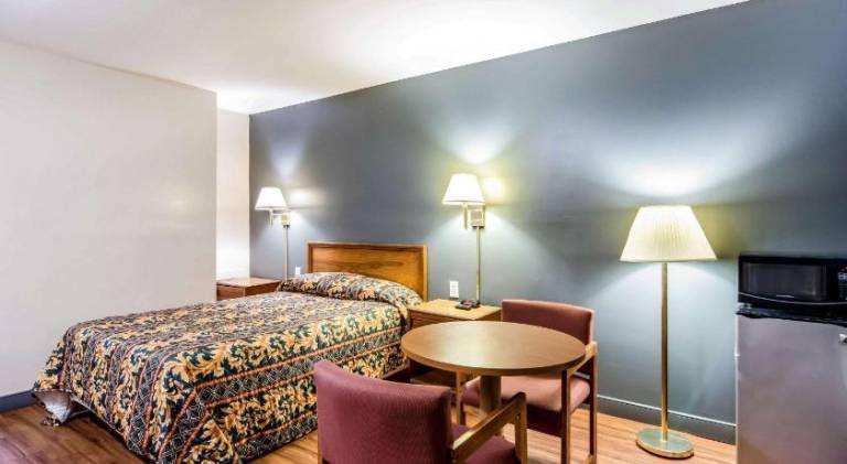 Brentwood Inn Richmond South in Chester, VA
