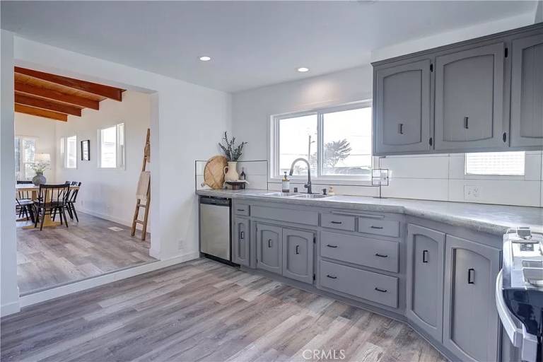 4BA / 2BA Cayucos Beach Home Just Stairs to The Ocean — photo 3