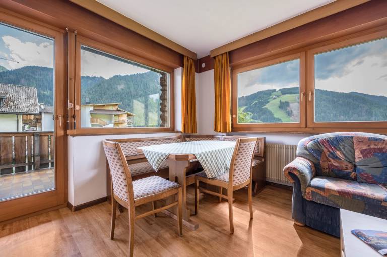 Apartment with garden | Garden view — photo 3