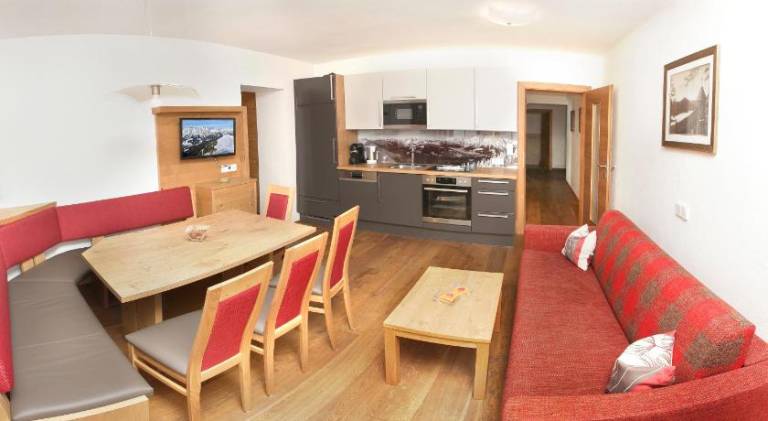 Apartment with sauna & patio — photo 4