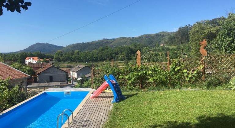 Vacation home with pool — photo 3