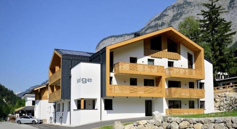 Apartment with pool, terrace & yard in Saalfelden am Steinernen Meer