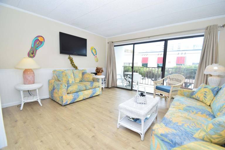 Condo with 1 room for 5 persons — photo 3