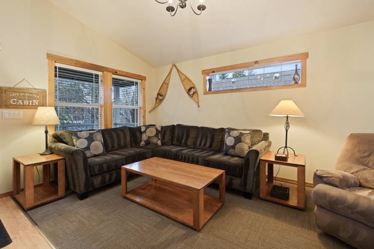 Huckleberry Cottage - A/C, Hot Tub, Ping Pong, Walk to Everything, Perfect Bend Westside Cottage in Bend, OR