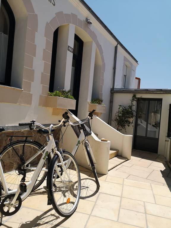 House with barbeque, private pool & terrace | Pool view — photo 4