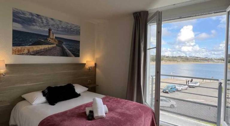 Couett'Hotel Brest Port de plaisance, Les pieds dans l'eau in Brest