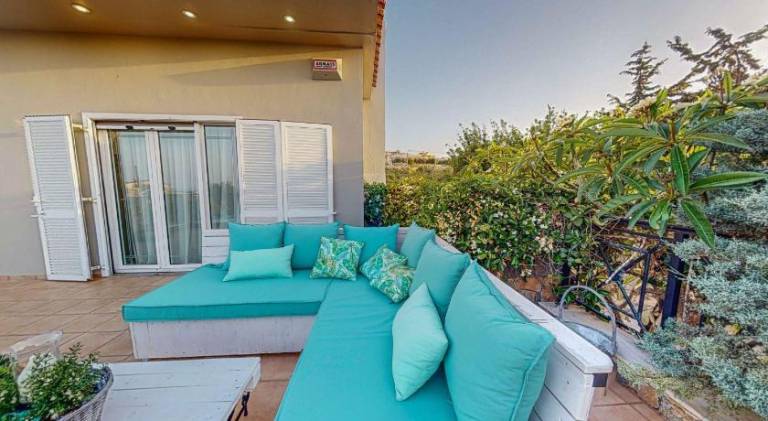 Villa with private pool, yard & terrace | Pets are welcome — photo 5