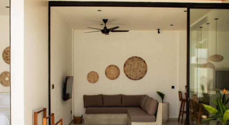 Villa with pool — photo 2